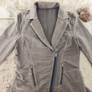 🍋 Lululemon RARE Lilac Jacket 🍋